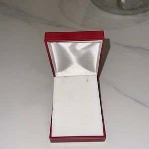 LARGE RED EARRING / CHAIN GIFT BOX JEWELRY GIFT BOX